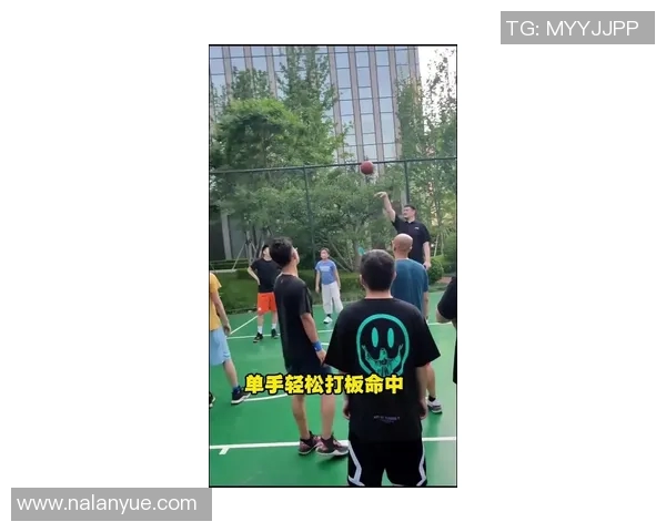 姚明假投篮技巧揭秘如何在比赛中巧妙运用这一战术提升得分效率